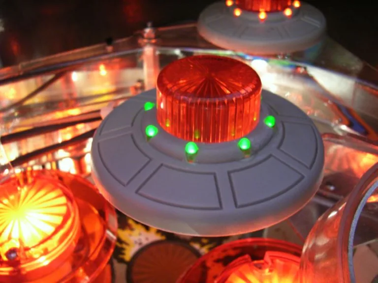 Martian Attack Multiball op de Bally Attack from Mars flipperkast