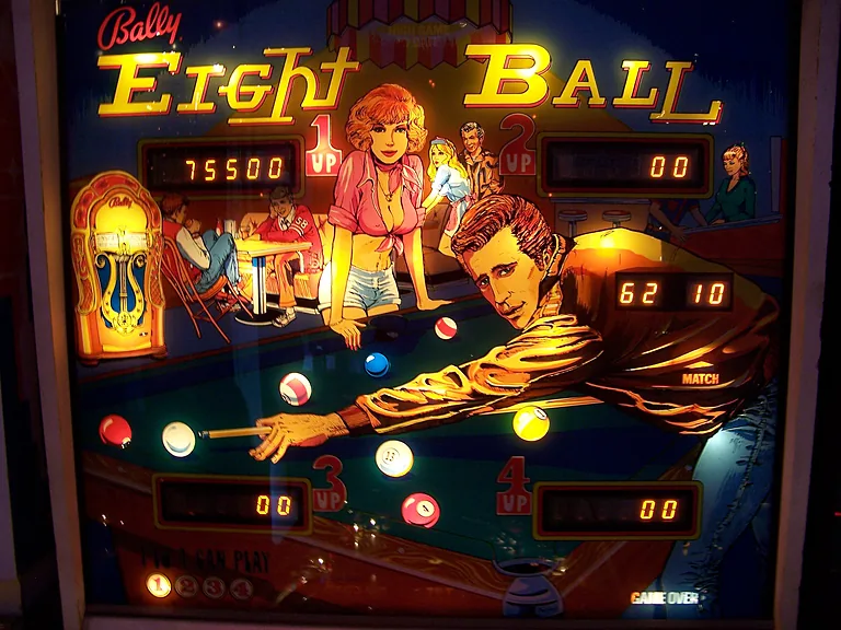 Eight Ball flipperkast (Bally, 1977) - solid-state klassieker