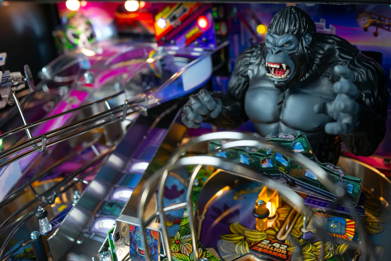 Stern King Kong: Myth of Terror Island flipperkast te huren