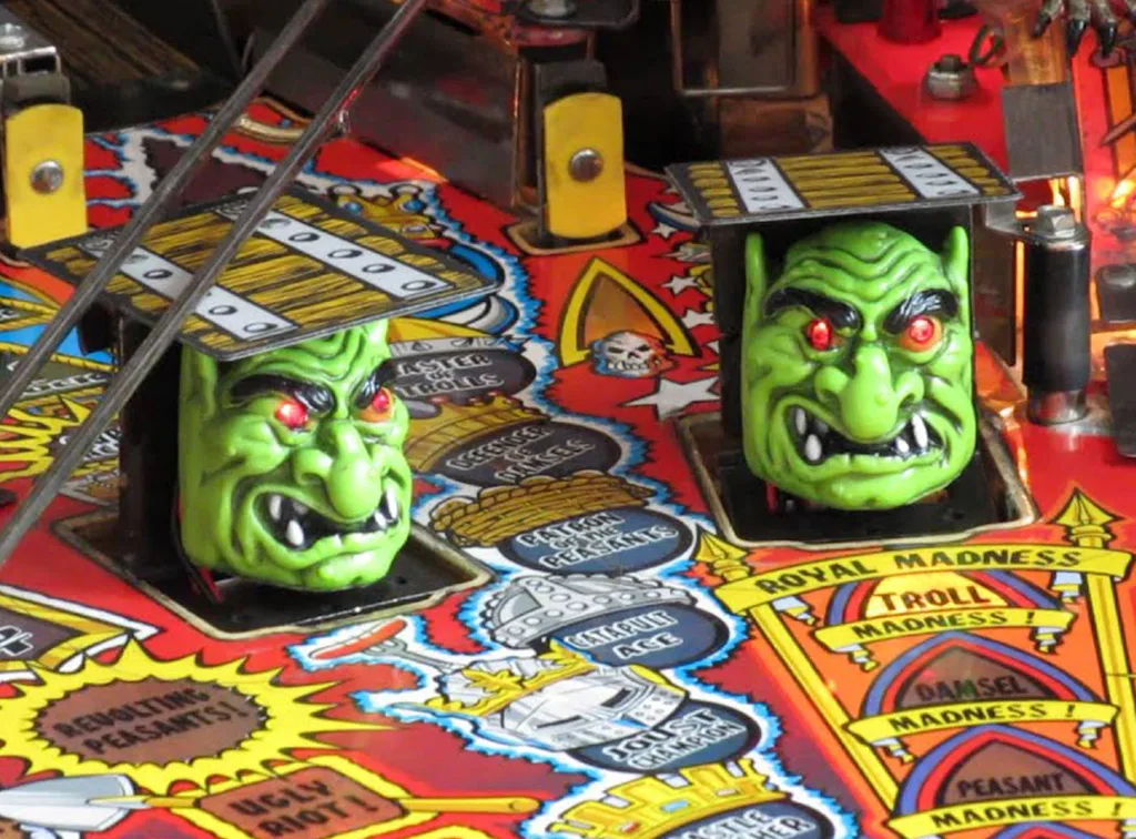 De opduikende trollen op de Williams Medieval Madness flipperkast