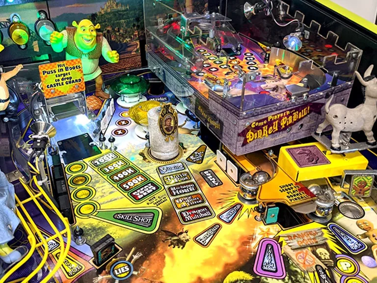 Het Donkey Pinball mini-speelveld op de Stern Shrek flipperkast