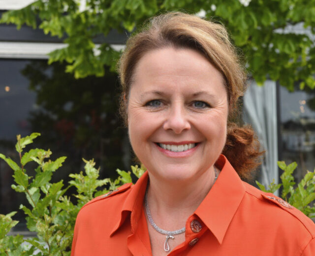 Karin de Jonge, Office Manager