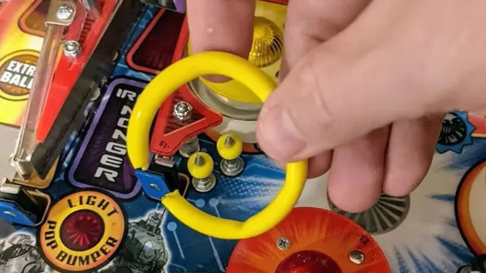 Versleten rubber van een bumper wordt vervangen