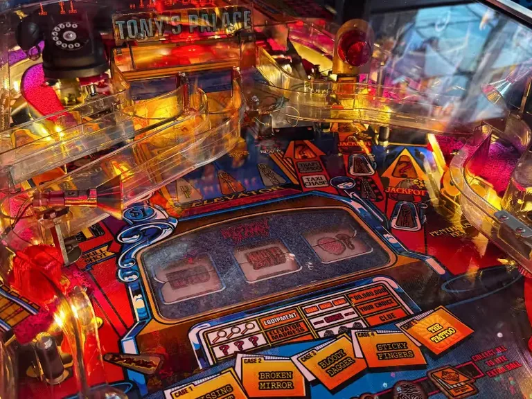 Multiball op de Bally Who Dunnit flipperkast