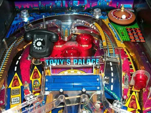 Tony's Palace op de Bally Who Dunnit flipperkast