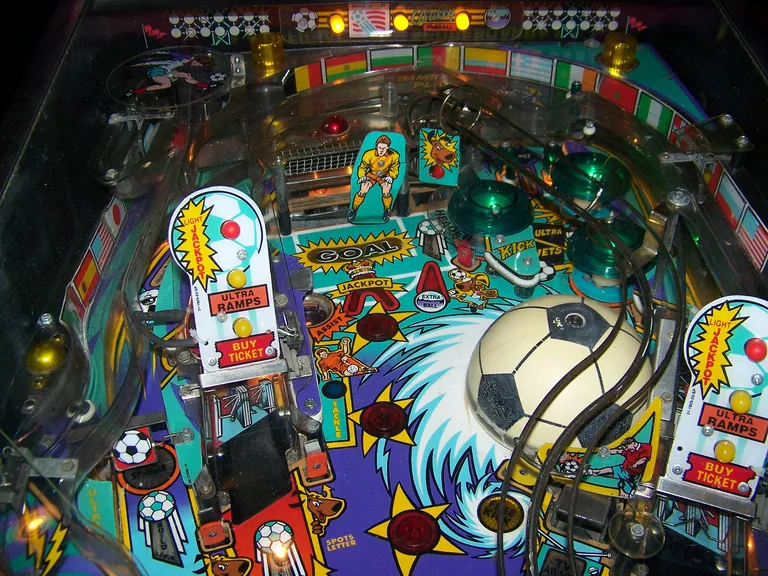 Ultra Ramps op de Bally World Cup Soccer flipperkast